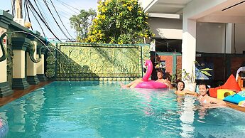 THE PLACE Hostel & Pool Bar