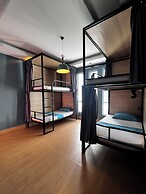 THE PLACE Hostel & Pool Bar