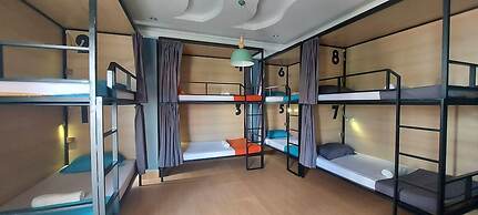 THE PLACE Hostel & Pool Bar