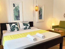 THE PLACE Hostel & Pool Bar