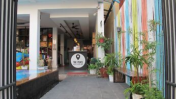 THE PLACE Hostel & Pool Bar