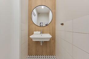 3 Bedroom Gwiaździsta 18 by Renters