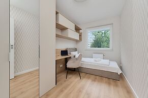 3 Bedroom Gwiaździsta 18 by Renters