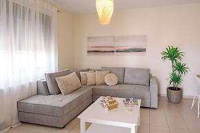 Helen Sweet Home in Kounoupidiana