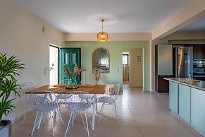 Helen Sweet Home in Kounoupidiana