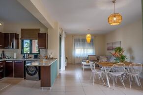 Helen Sweet Home in Kounoupidiana