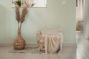 Helen Sweet Home in Kounoupidiana