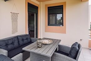 Helen Sweet Home in Kounoupidiana