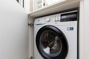 Czerniakowska 131 by Renteres Prestige