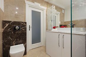 Czerniakowska 131 by Renteres Prestige