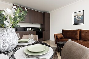 Czerniakowska 131 by Renteres Prestige