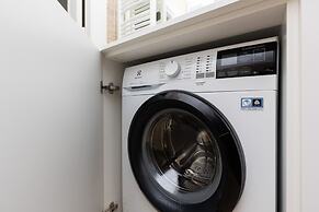 Czerniakowska 131 by Renteres Prestige