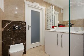 Czerniakowska 131 by Renteres Prestige