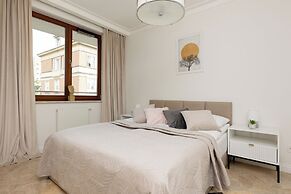 Czerniakowska 131 by Renteres Prestige