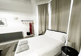 Erin Court Mansion -Suite 11