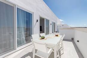 Seaview And Wellness Penthouse In Gozo