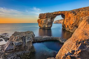 Seaview And Wellness Penthouse In Gozo