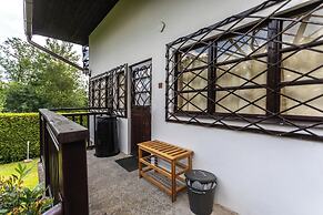 Cottage with pool playground and privacy