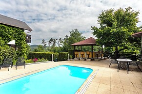 Cottage with pool playground and privacy