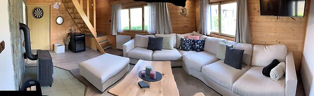 Cottage with pool playground and privacy