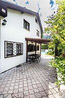 Cottage with pool playground and privacy