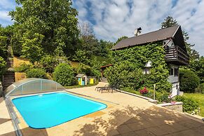 Cottage with pool playground and privacy