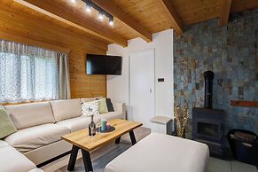 Cottage with pool playground and privacy