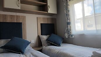 Project Binka - Luxury Caravan / Lodge 2 Bedrooms