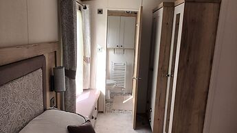Project Binka - Luxury Caravan / Lodge 2 Bedrooms