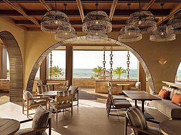 Crowne Plaza Fiji Nadi Bay Resort & Spa by IHG