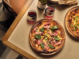 Crowne Plaza Fiji Nadi Bay Resort & Spa by IHG