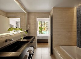 Crowne Plaza Fiji Nadi Bay Resort & Spa by IHG