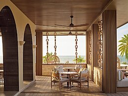 Crowne Plaza Fiji Nadi Bay Resort & Spa by IHG