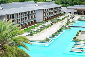 Crowne Plaza Fiji Nadi Bay Resort & Spa by IHG