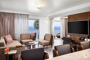 Crowne Plaza Fiji Nadi Bay Resort & Spa by IHG