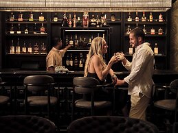 Crowne Plaza Fiji Nadi Bay Resort & Spa by IHG