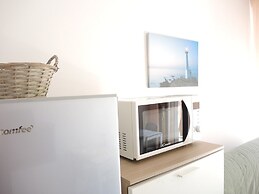 Luminous Seaside Flat for 5 Guests - Beahost