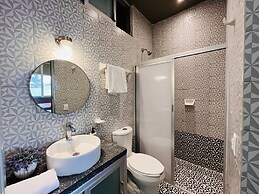 Marthas Suites & Hotel