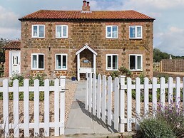 Horseshoe Cottage