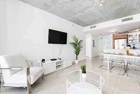 Awesome Family Apt W Pool Midblock Miami