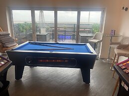 Residency hotel and Bar