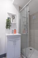 Residency hotel and Bar