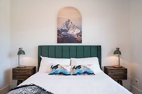 Slopes and Green by Revelstoke Vacations