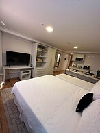 Hotel Flat Afonso Pena by FGibran