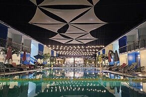 Casa Blu Hotel & Resort