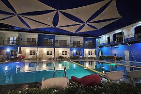Casa Blu Hotel & Resort