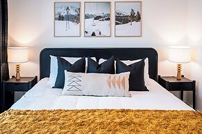 The Selkirk House by Revelstoke Vacations