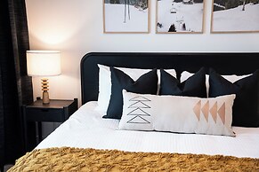 The Selkirk House by Revelstoke Vacations