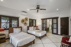 Villa Gading by Alfred in Bali