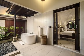 Villa Gading by Alfred in Bali